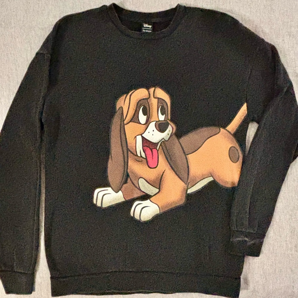 Disney ur Universe The Fox and the Hound crew neck sweatshirt Graphic